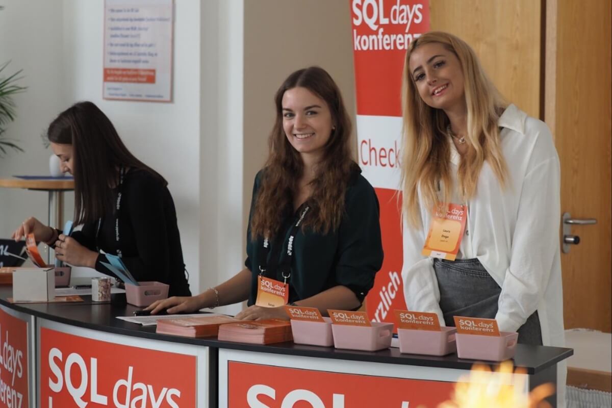 Begrüßung der Teilnehmer am SQLdays Check-in